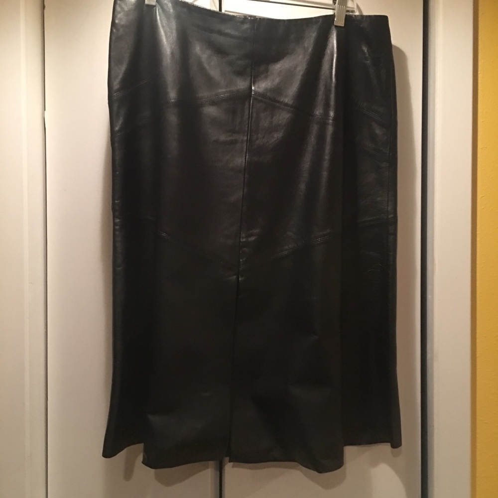 Genuine leather skirt